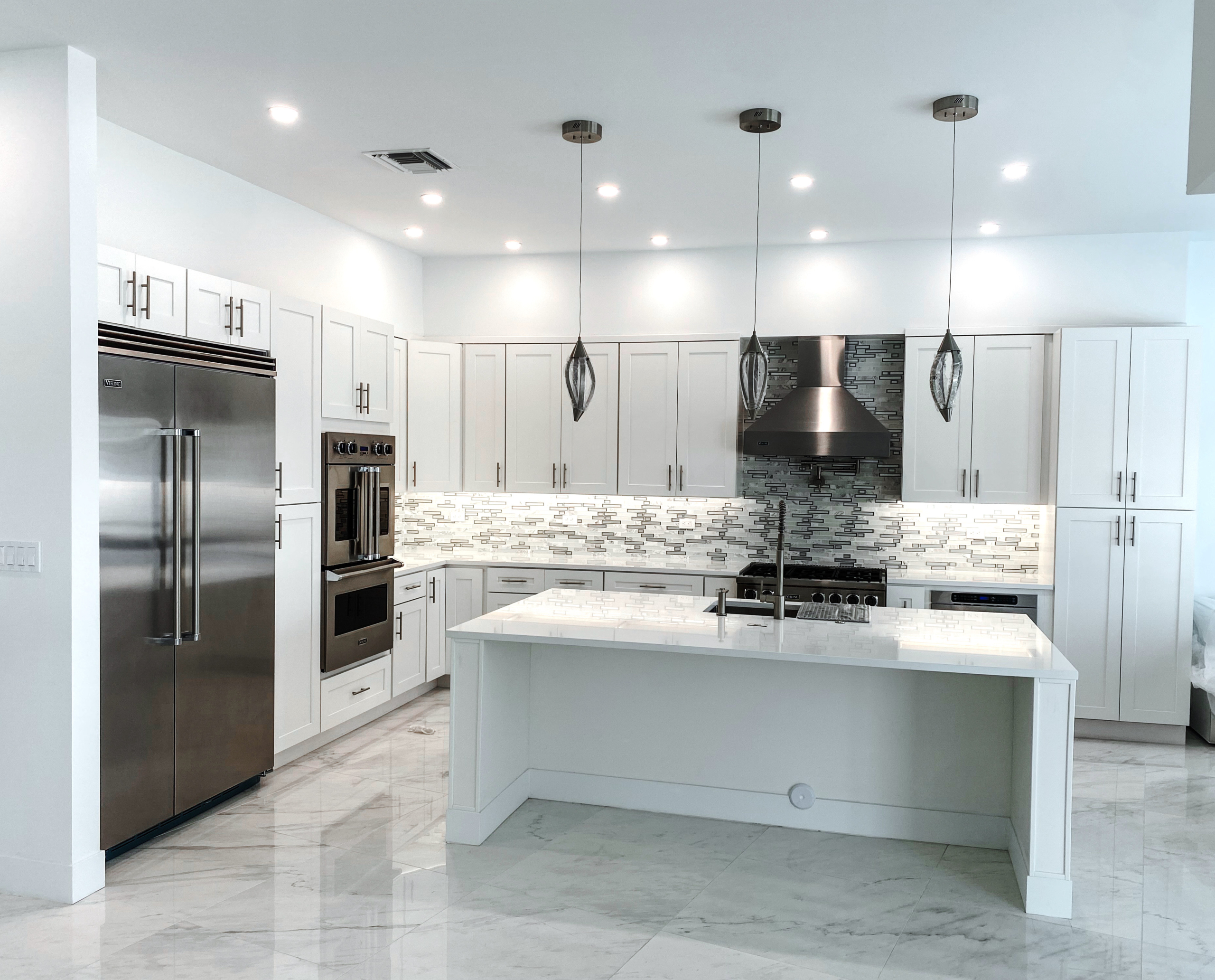 kitchen remodeling with custom cabinets and countertops